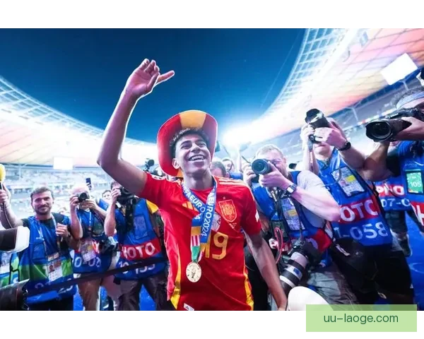 亚马尔荣膺2024欧洲杯最佳年轻球员 打破记录展现无限潜力